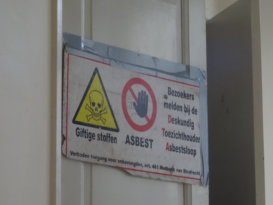 uitvoering 20-01-2022 asbest wordt verwijderd
